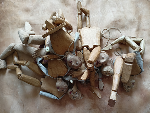 construction en bois de petits personnages